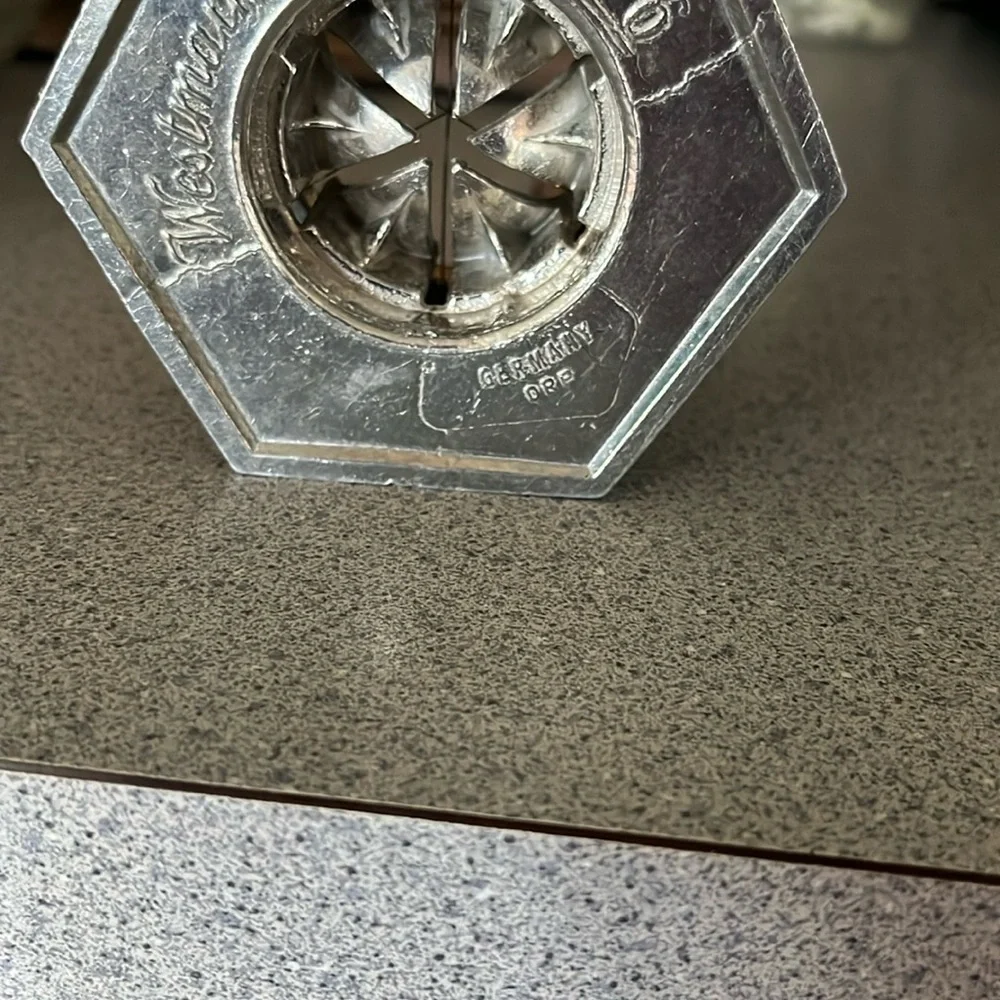 Ash Black and Silver Cookware Set for Modern Kitchens - Picture 5 of 7